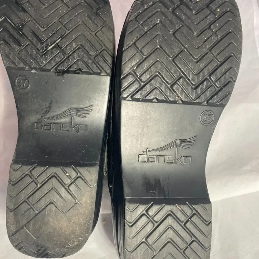 Dansko Clogs Black w/ Pattern - Sz 37 - Picture 3 of 10